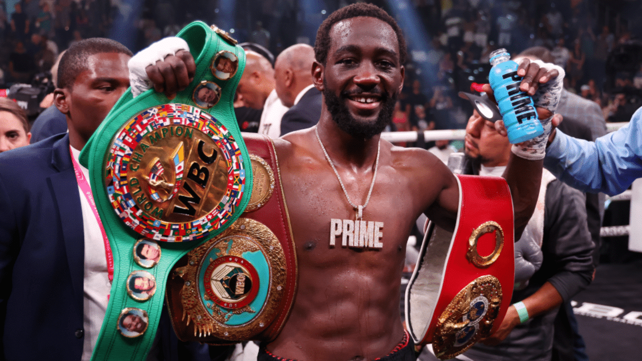 Terence Crawford faz história ao arrancar invencibilidade de Spence
