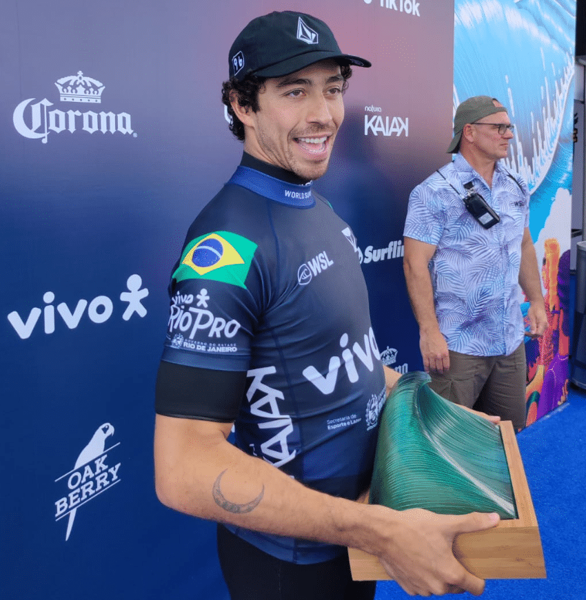 [Exclusiva] Yago Dora vence etapa de Saquarema da WSL com pedido de casamento