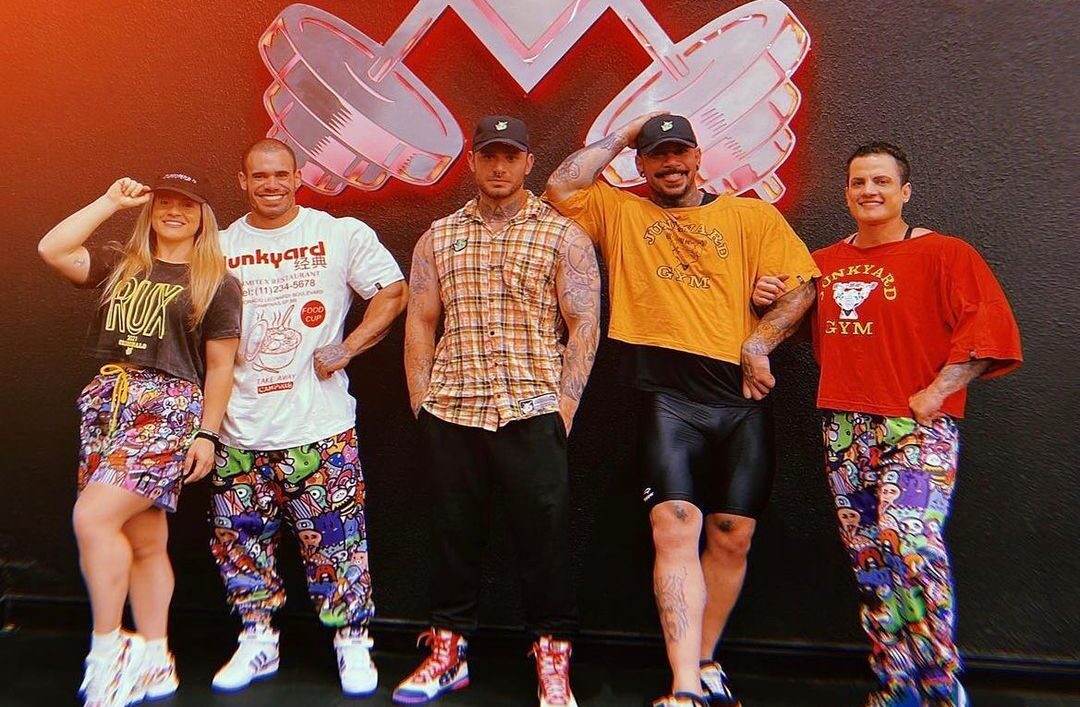 Rux: s&oacute;cios revelam planos para a marca de roupa de fisiculturista