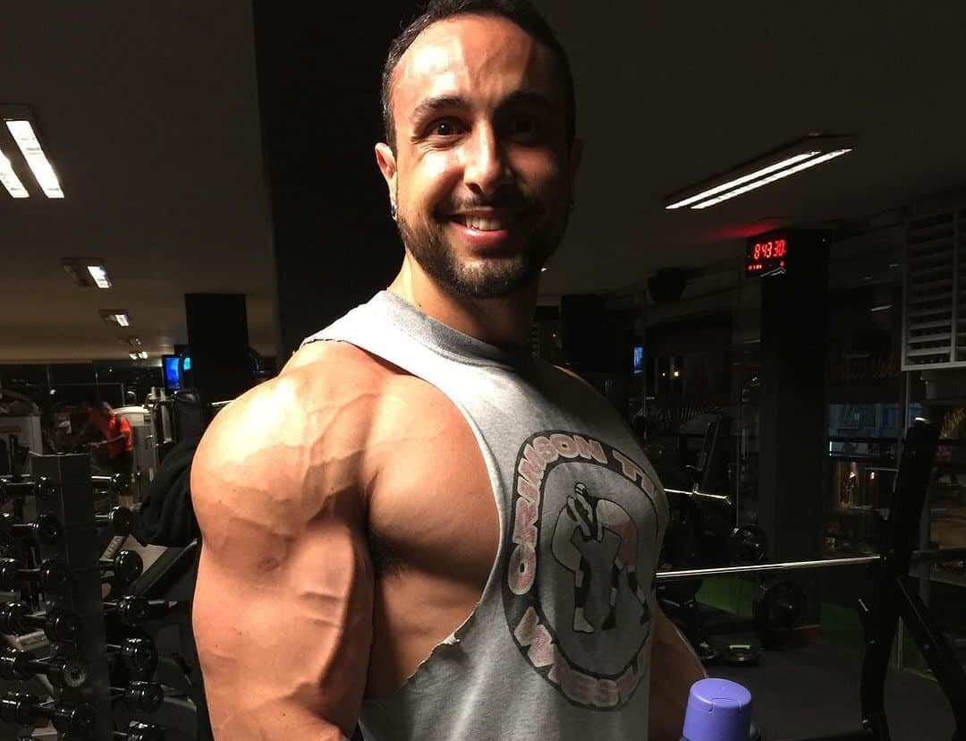 Fake Natty? Famosos dão veredito sobre shape do Rodrigo Góes
