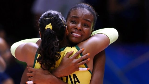 Fabiana comenta sobre retorno à seleção: “A gente nunca pode fechar as portas”