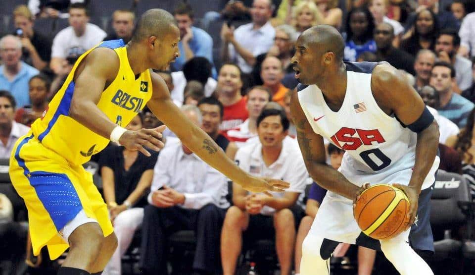Kobe Bryant completaria 45 anos hoje: relembre seus duelos contra o Brasil