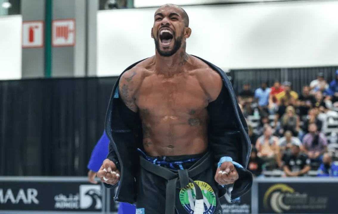 No xadrez! Lutadores de jiu-jitsu são presos por suspeita de roubo e estupros