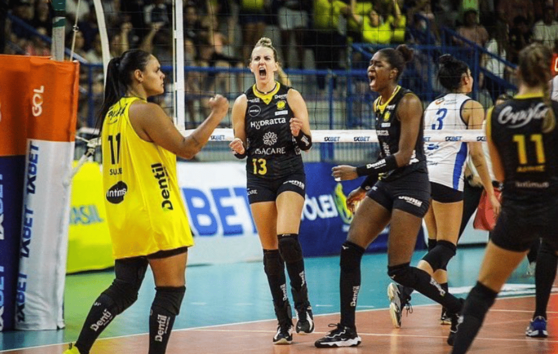 (Divulgação/Eliezer Esportes/Praia Clube) Praia Clube representará o vôlei brasileiro feminino no Mundial 2023