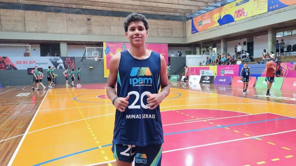 Do futebol para o basquete: jovem de Minas é destaque nos Jogos da Juventude