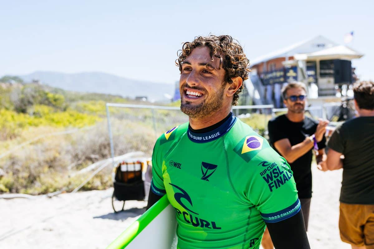 Após acidente em Pipeline, João Chianca retorna ao Havaí para competir pela primeira vez