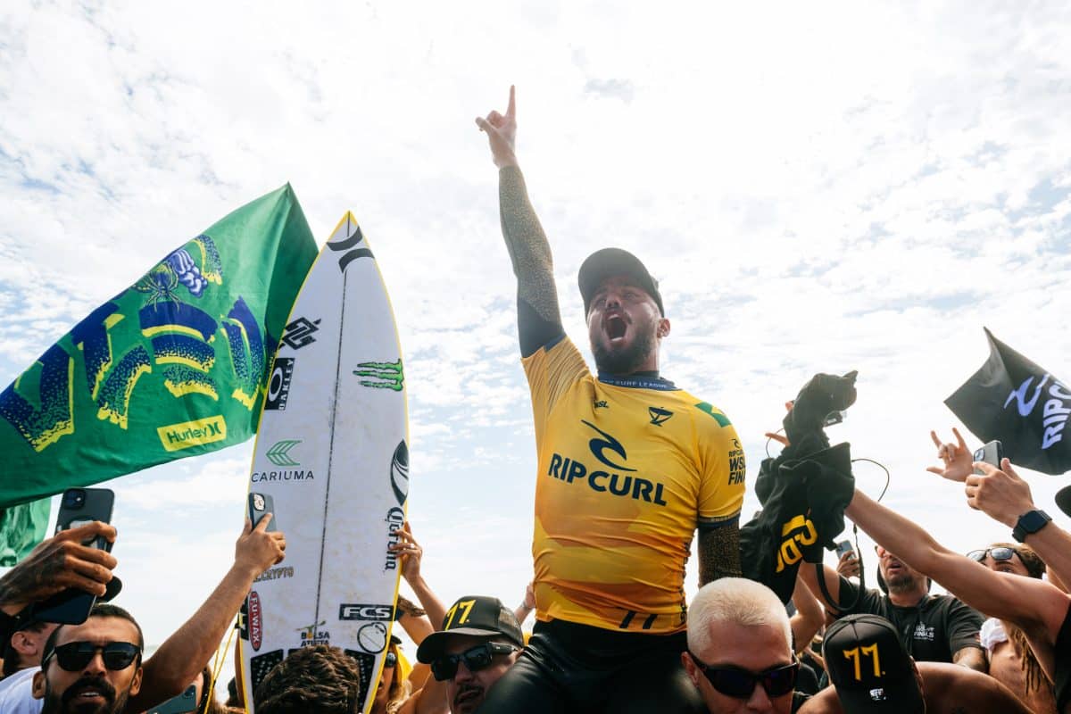 Filipe Toledo é letal contra Ethan Ewing e leva o bicampeonato mundial