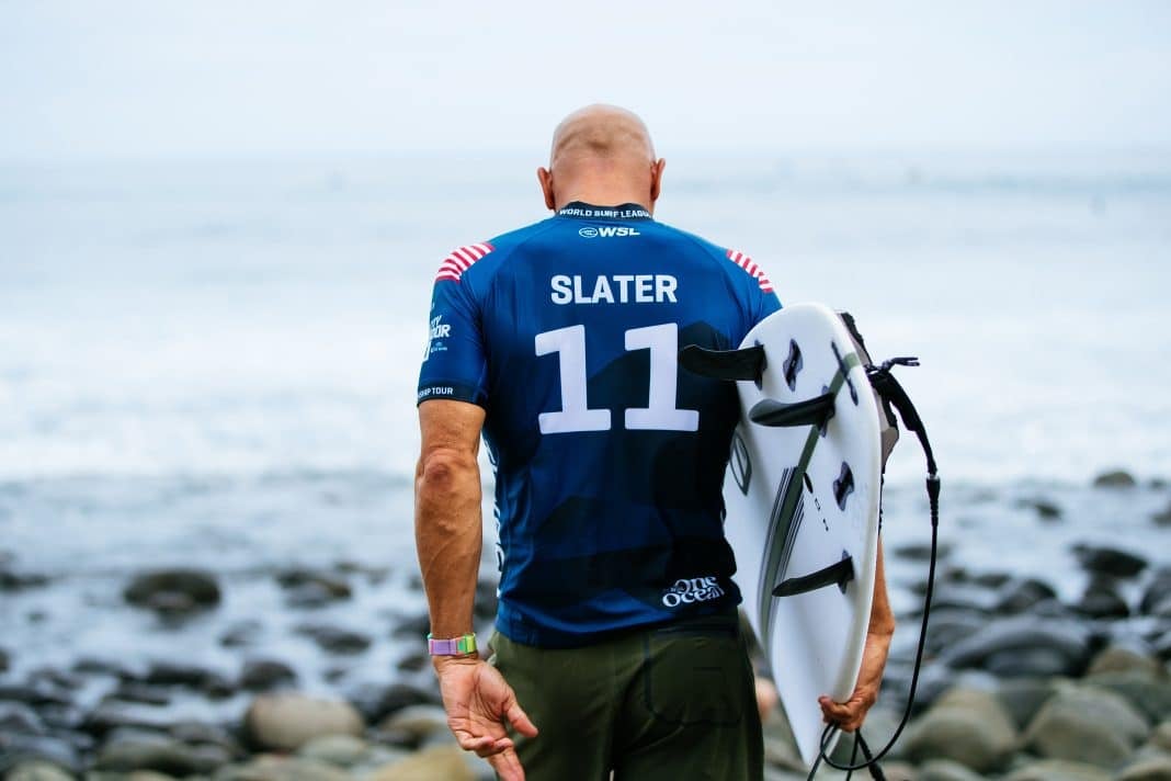 Kelly Slater passou por uma cirurgia no quadril durante o Finals
