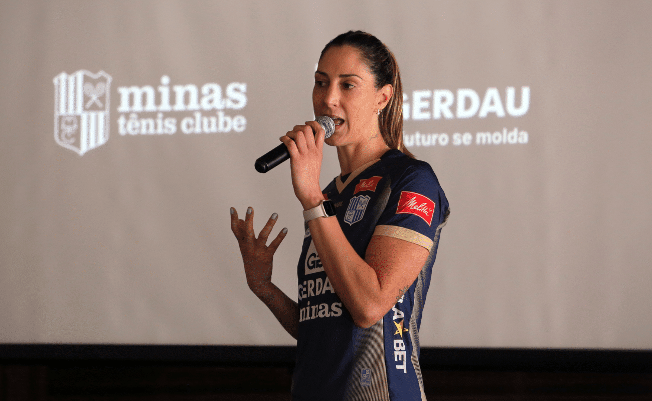 Carol Gattaz revela quase aposentadoria do vôlei em 2012