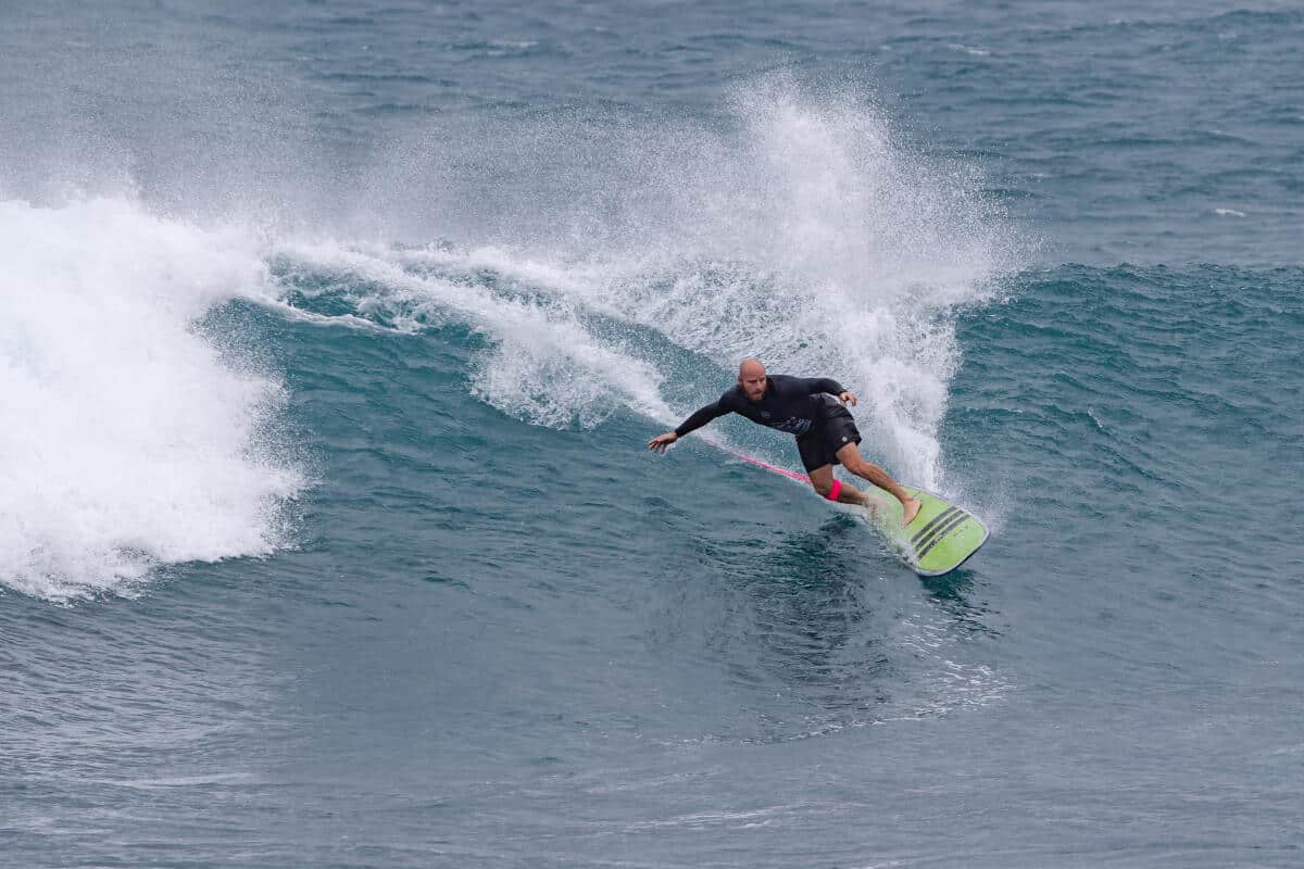 Brasileiro campeão mundial de surfe faz duras críticas à WSL e dispara: “Longboard não é surf?”