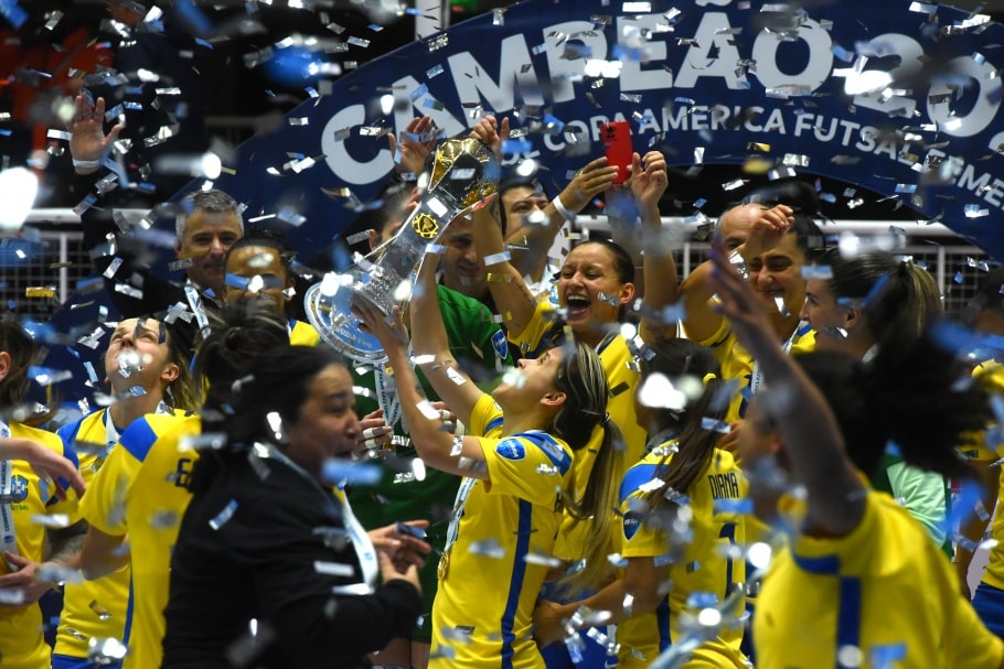 Em campanha massacrante, Brasil bate rival e vence a Copa América feminina