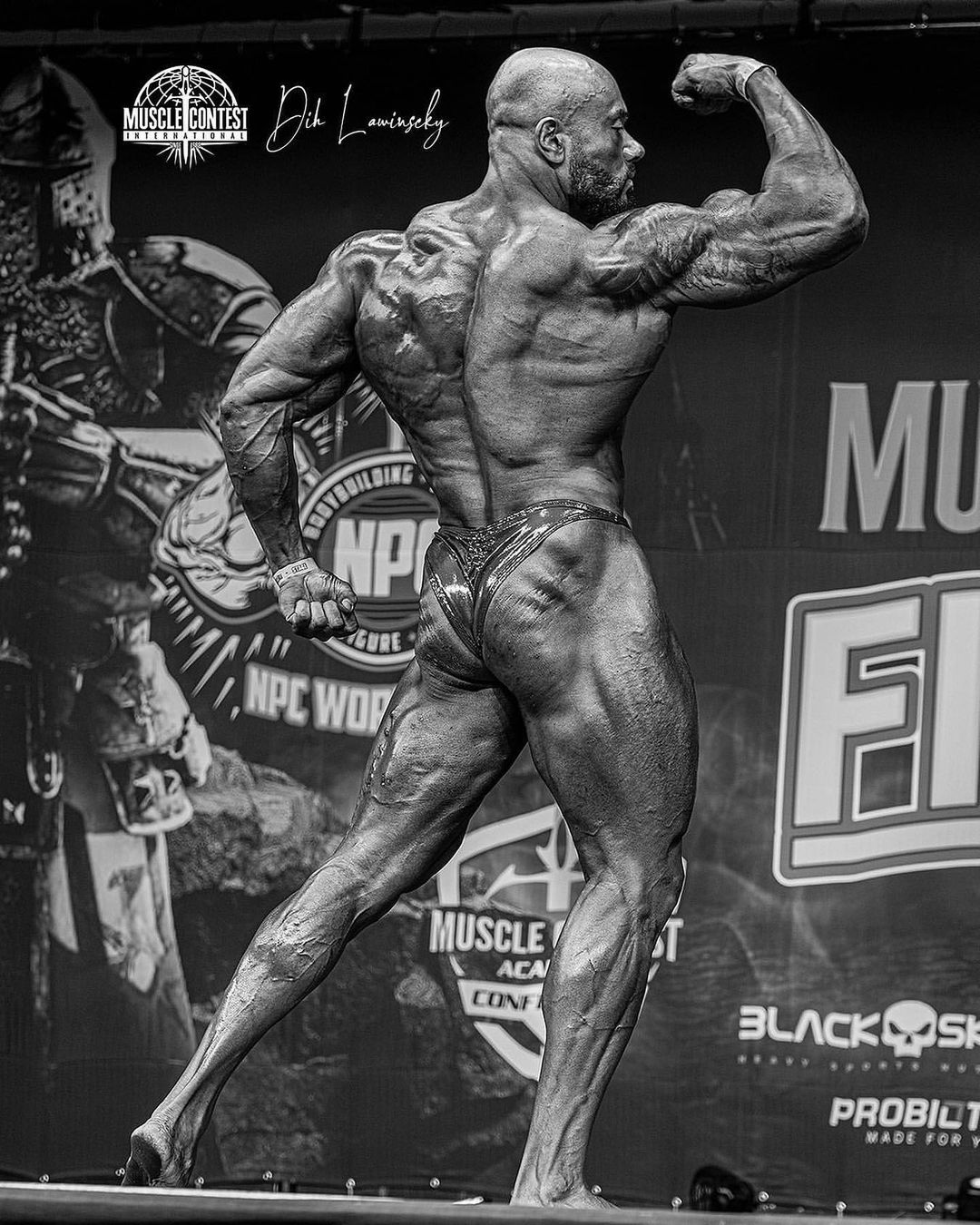 QUASE MORTE! Fisiculturista brasileiro passa mal antes de competição em São Paulo