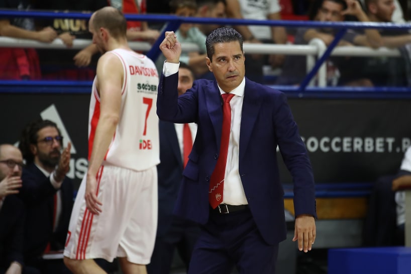 Novo técnico do Estrela Vermelha se rende a Yago: “Respondeu muito bem”