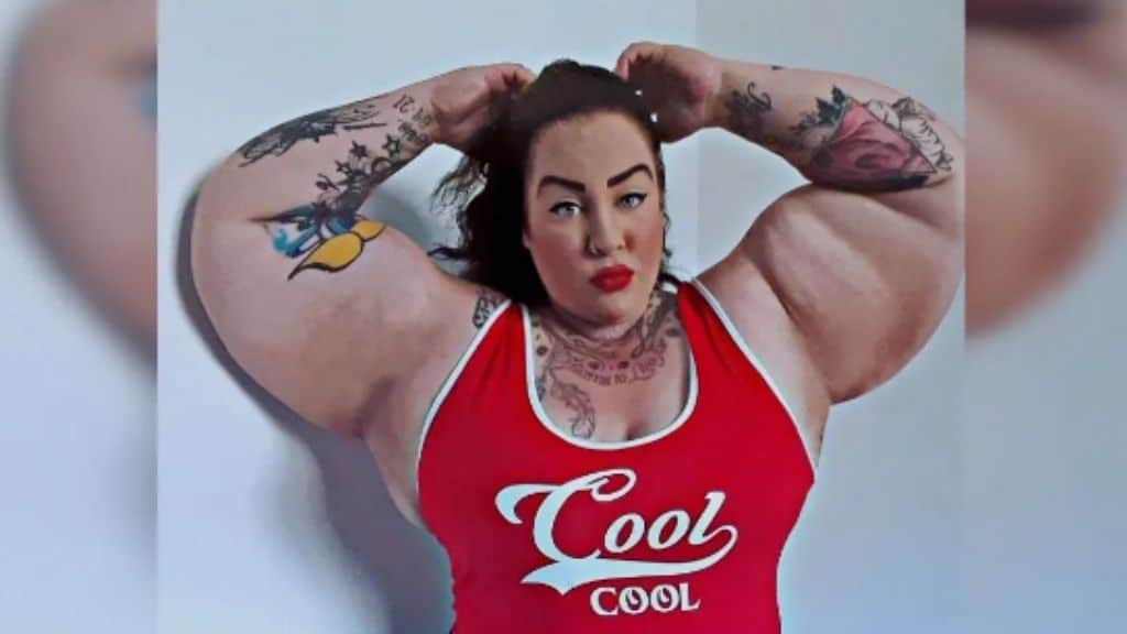Conheça a “influencer fitness” que tem braços maiores que o de Arnold Schwarzenegger