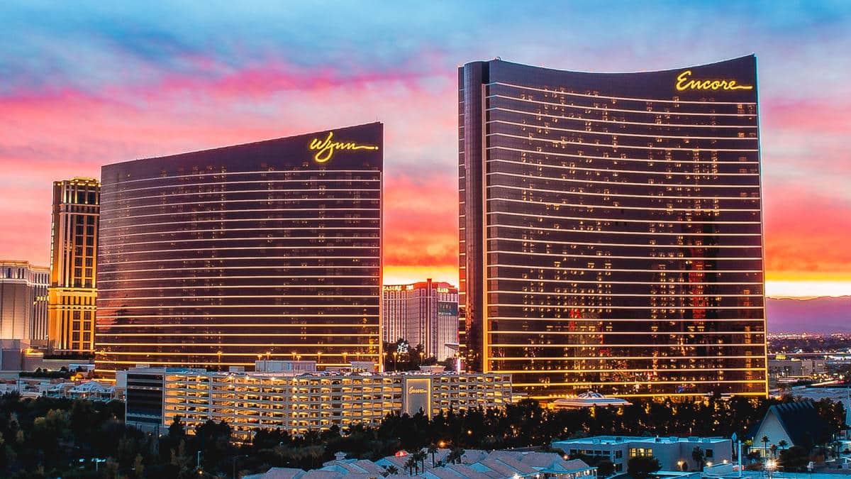 Hotel em Las Vegas expõe carro de Fórmula 1 e ENCANTA fãs