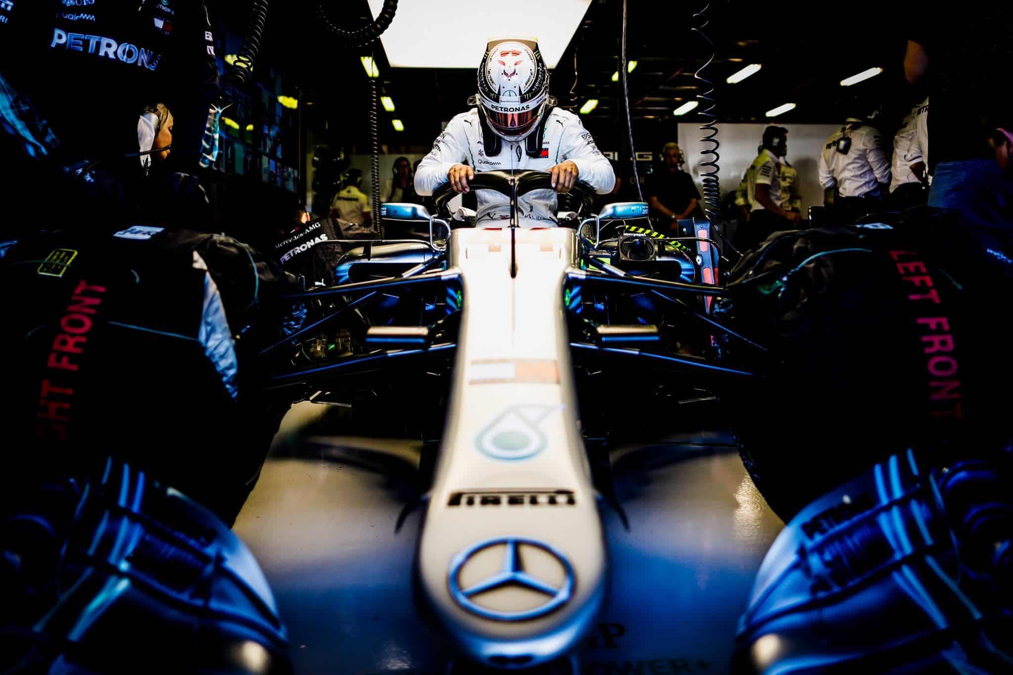 Do box para o boxer, Hamilton conta pedido mais inusitado de fã