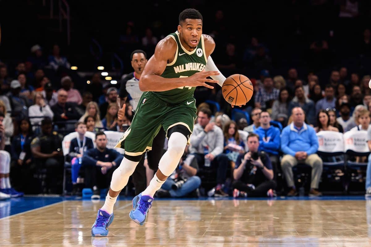 Giannis Antetokounmpo é eleito o ala-pivô da NBA 2023/24