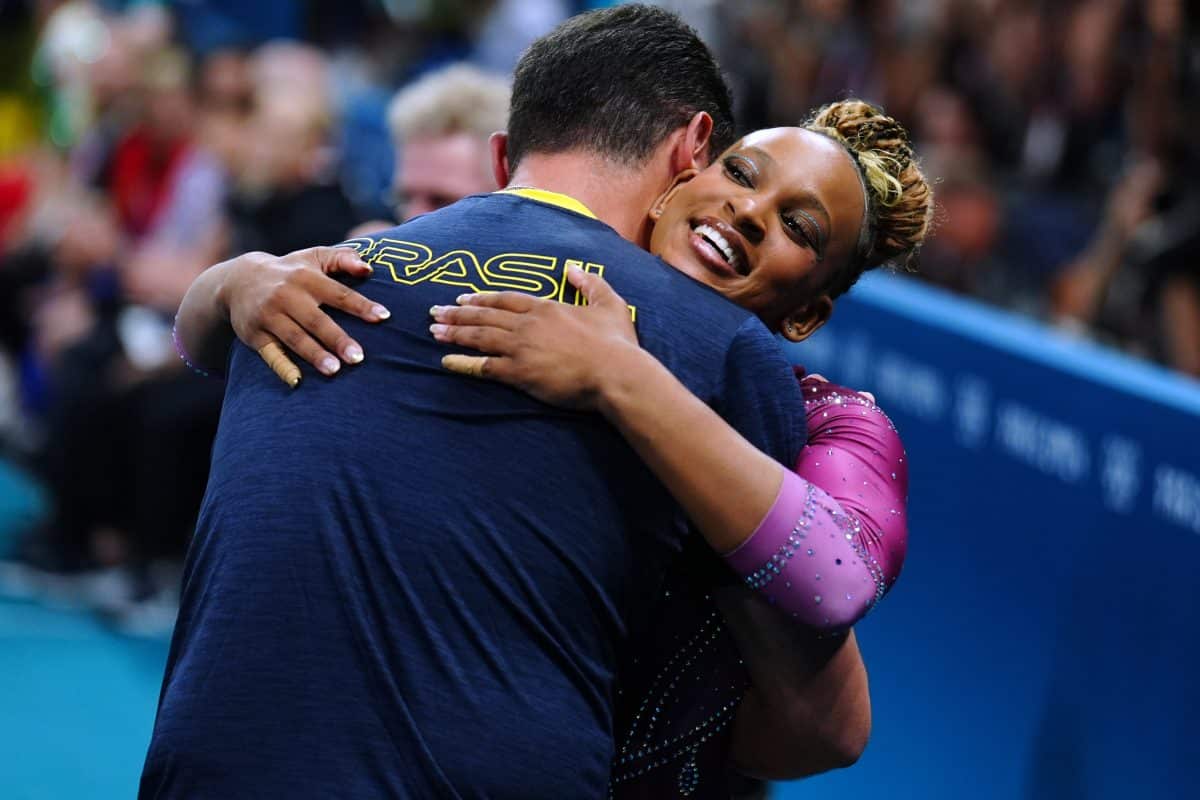INJUSTO! Brasileiros se revoltam com nota de Rebeca Andrade na final da trave em Paris 2024