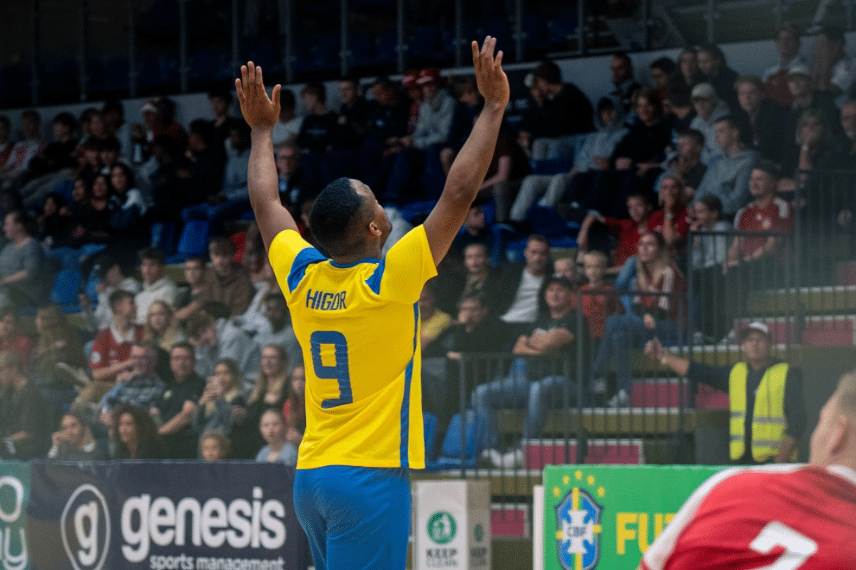 Craque da Seleção Brasileira supera lesão e celebra retorno com gol