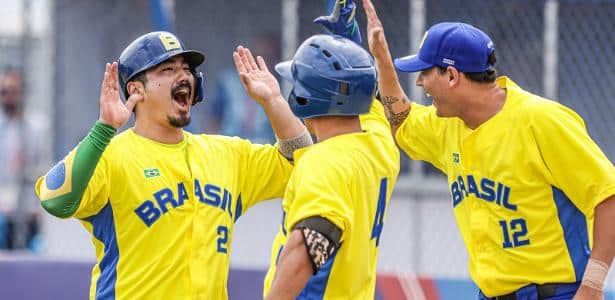 VITÓRIA HISTÓRICA! Brasil mantém chance de medalha no beisebol
