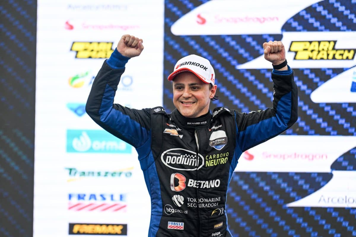 EMOCIONANTE! Ex-Fórmula 1, Felipe Massa quebra tabu na Stock Car