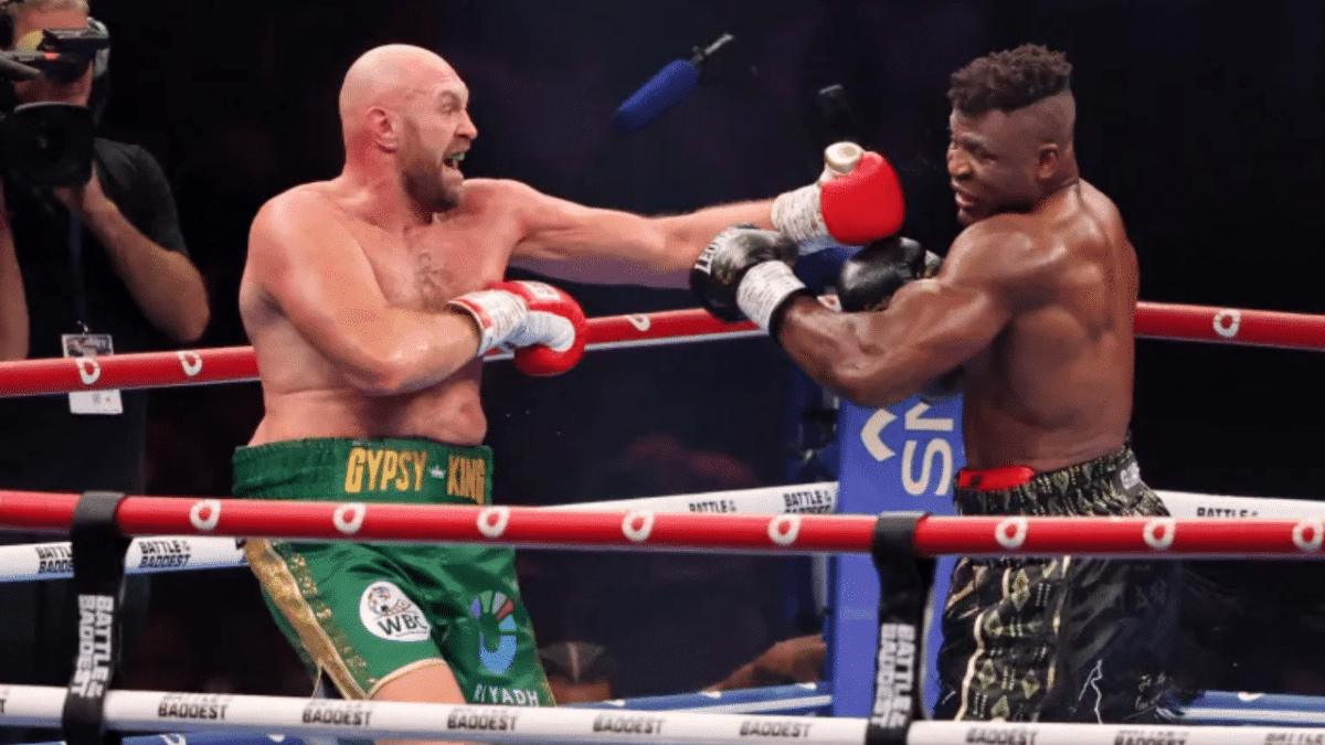 Tyson Fury vence Ngannou, mas olho roxo surpreende fãs