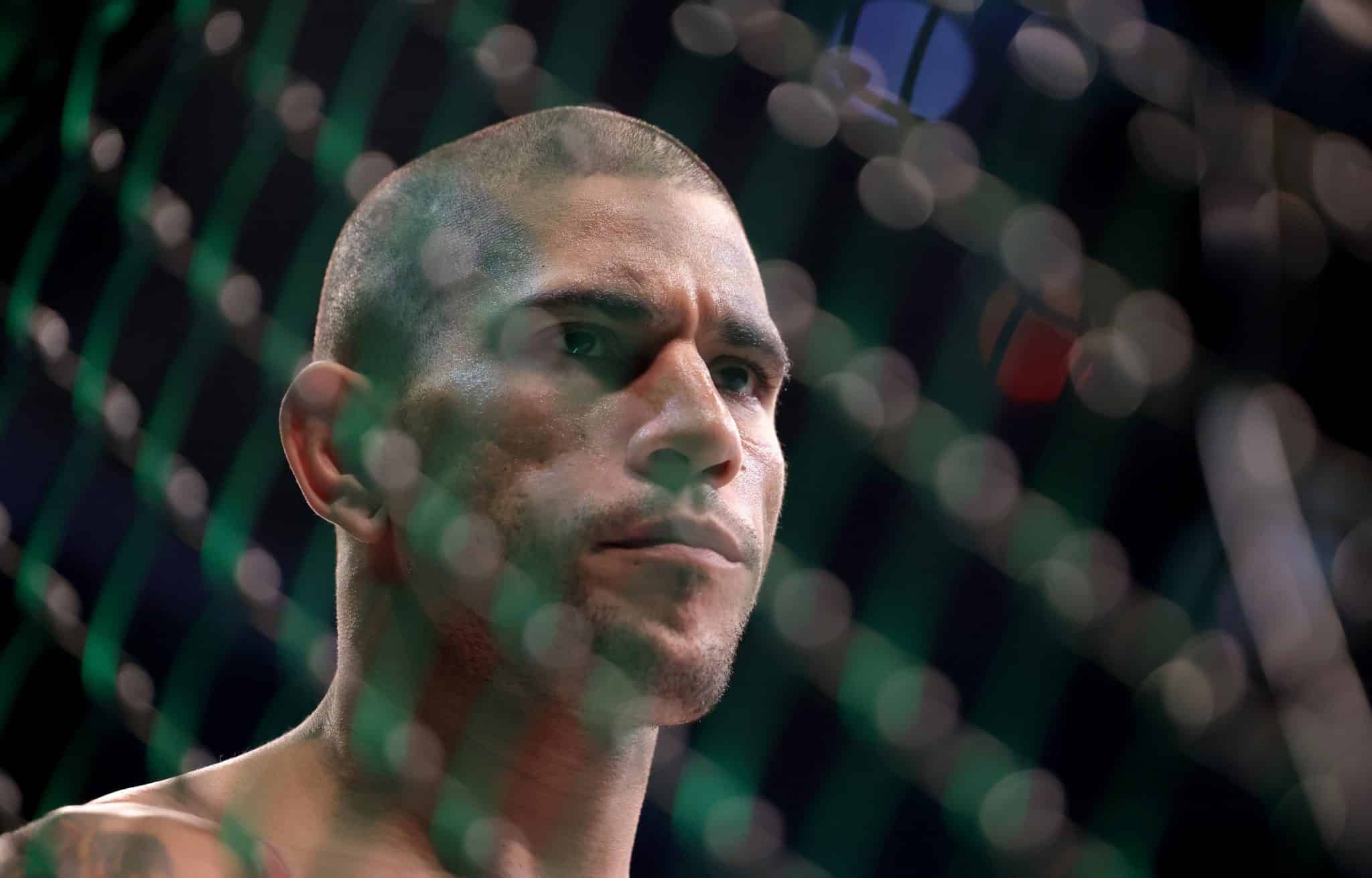 Alex Poatan ganha incentivo especial antes de disputa de cinturão dos meio-pesados no UFC 295