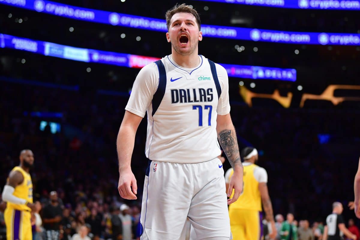 (Vídeo) Luka Doncic humilha LeBron James em vitória do Dallas Mavericks sobre o Lakers na NBA