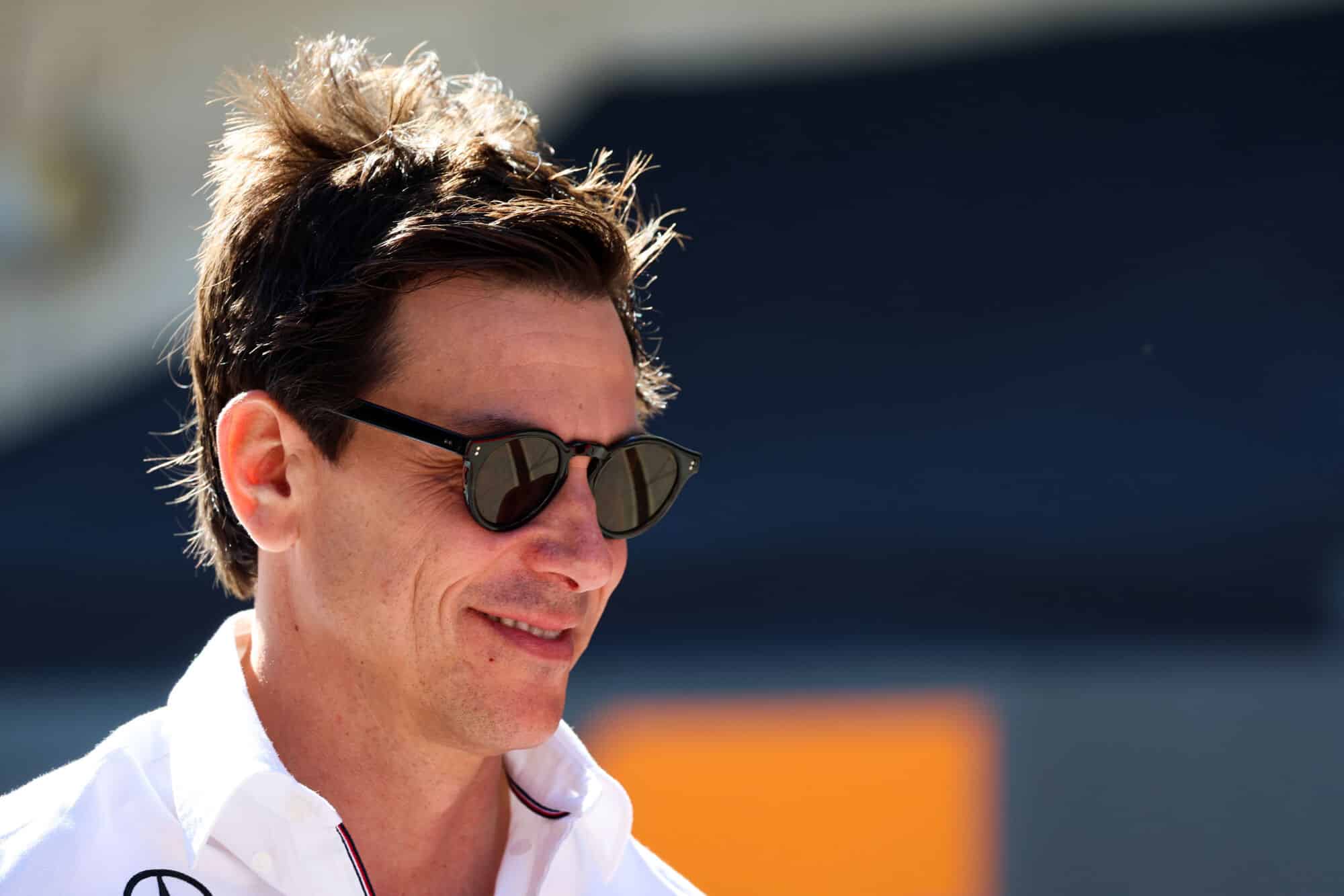 Toto Wolff revela estratégia da Mercedes para voltar ao topo na Fórmula 1 em 2024