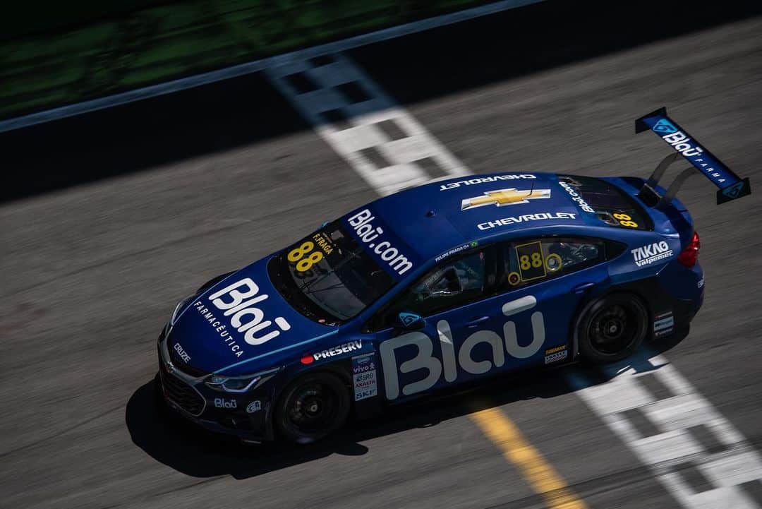 Candidato ao título de 2023, Felipe Fraga confirma renovação com a Blau para a próxima temporada da Stock Car
