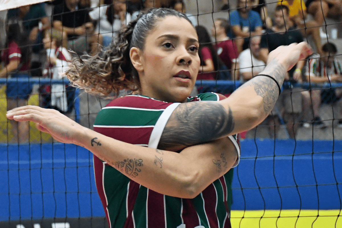 Adaptação, liderança e comida: Ariane detalha momento no Fluminense