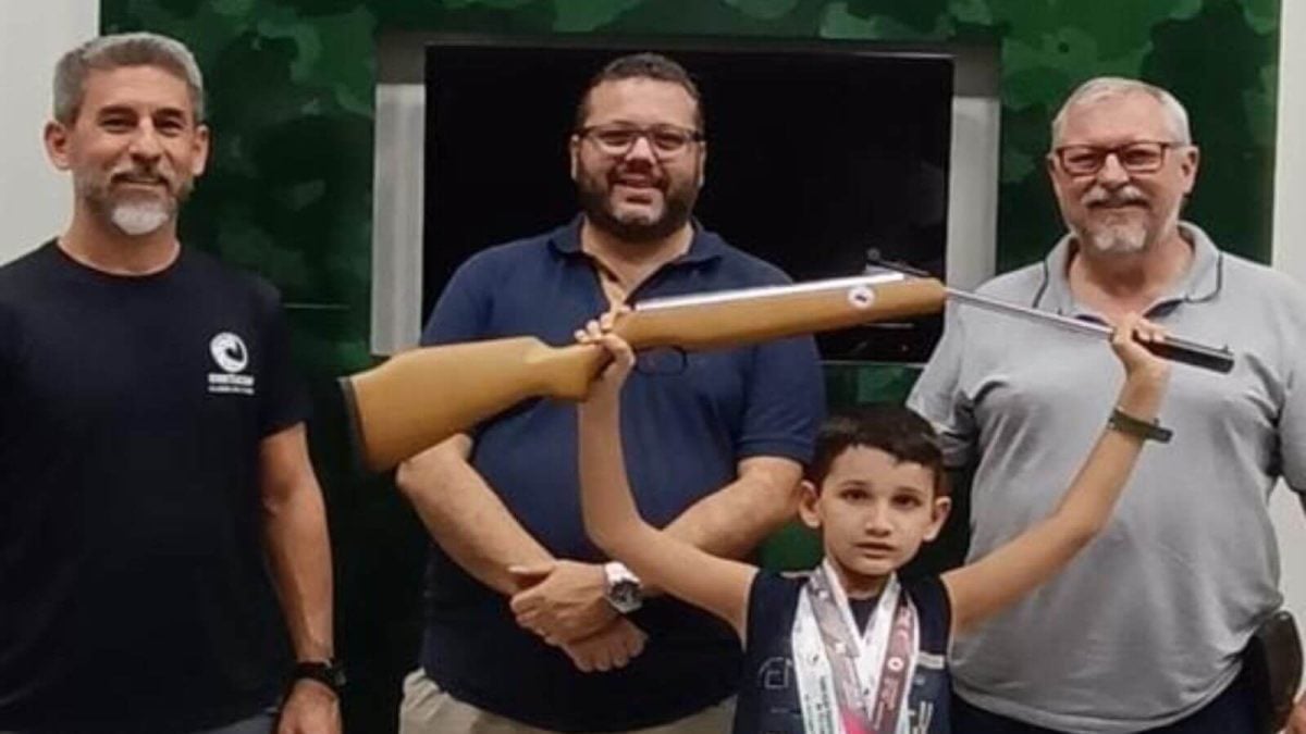 Mira prodígio? Menino de apenas 8 anos é campeão paulista de tiro esportivo