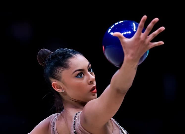Bárbara Domingos conseguiu resultado inédito para o Brasil na ginástica