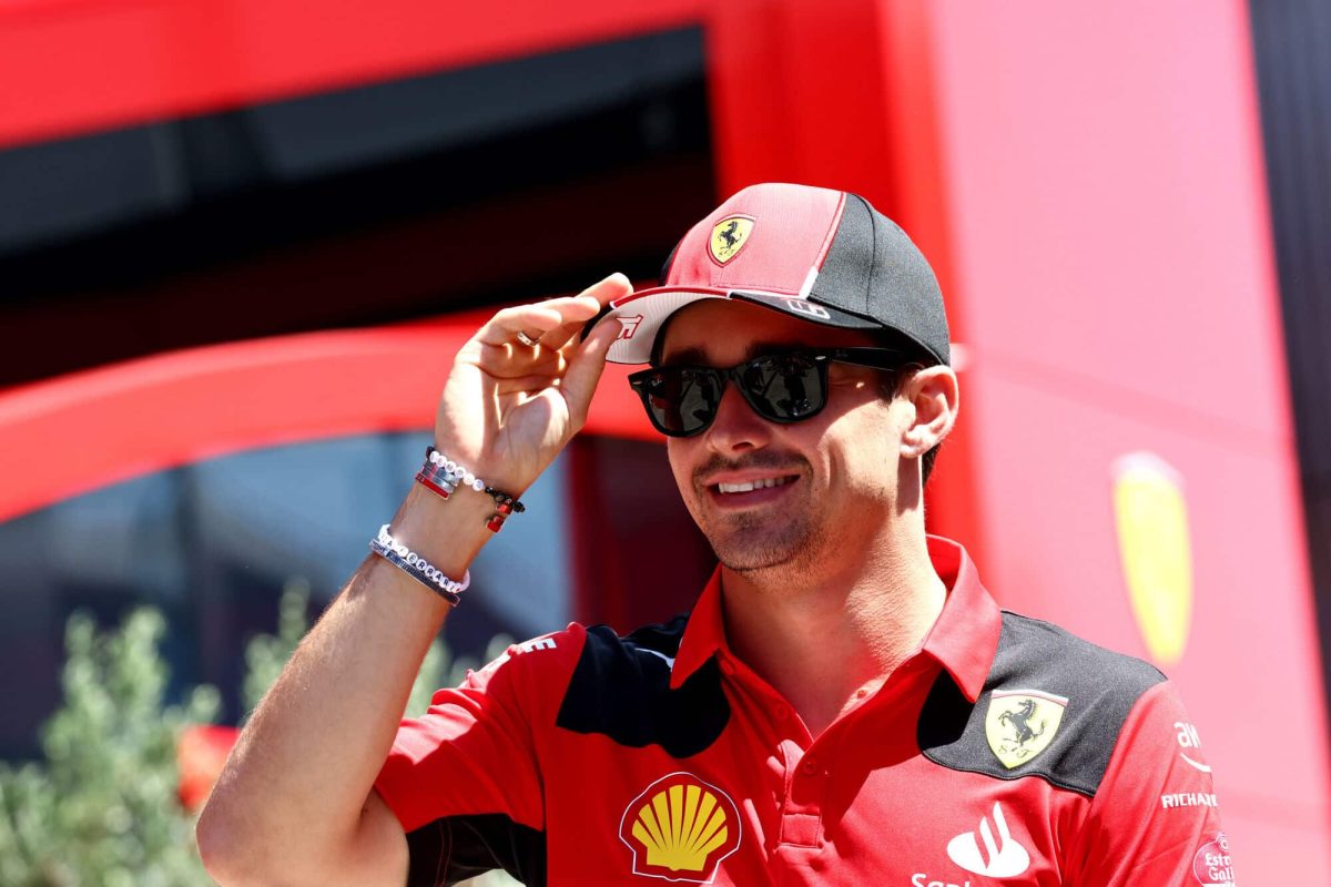 Charles Leclerc atinge marca impressionante contra companheiros de equipe na Fórmula 1