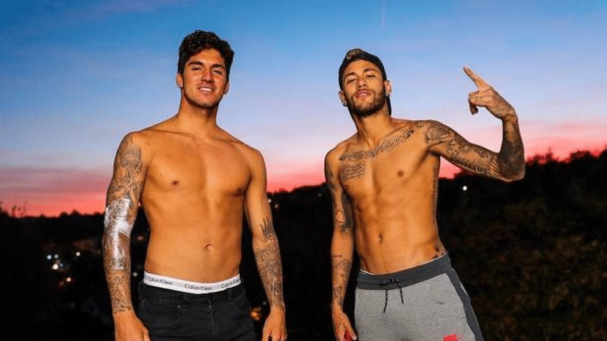 Neymar envia presente lendário à Gabriel Medina e emociona o surfista