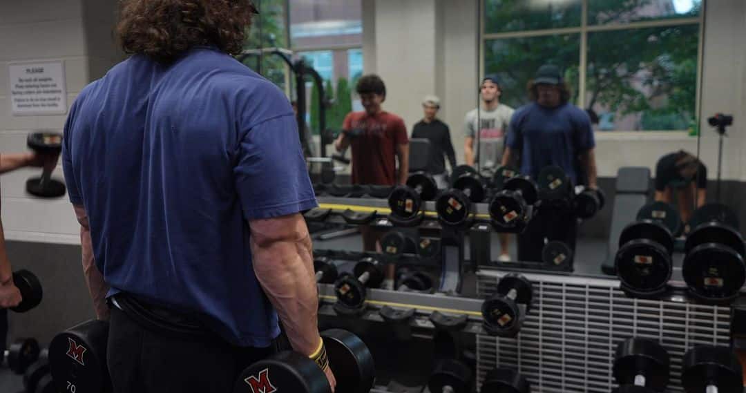 “Eu sei que vocês não esperavam por esse”, Sam Sulek elenca 10 melhores exercícios na musculação com surpresa