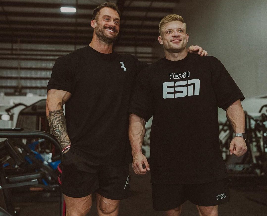 Cbum fala a verdade sobre rivalidade com Ramon no Olympia: "Vou chutar a bunda dele..."