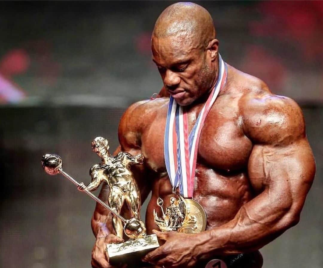 Phil Heath é a prova de que genética vence anabolizantes? Críticos opinam