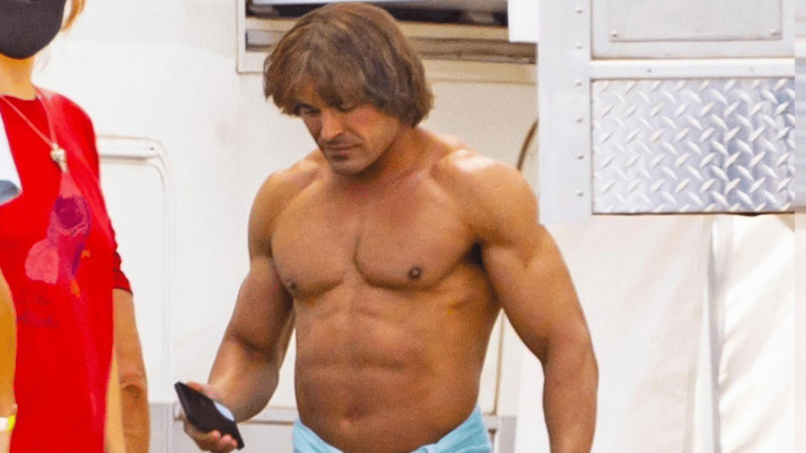 Como Zac Efron conseguiu chegar em físico impressionante para interpretar o lutador Von Erich, em Iron Claw?