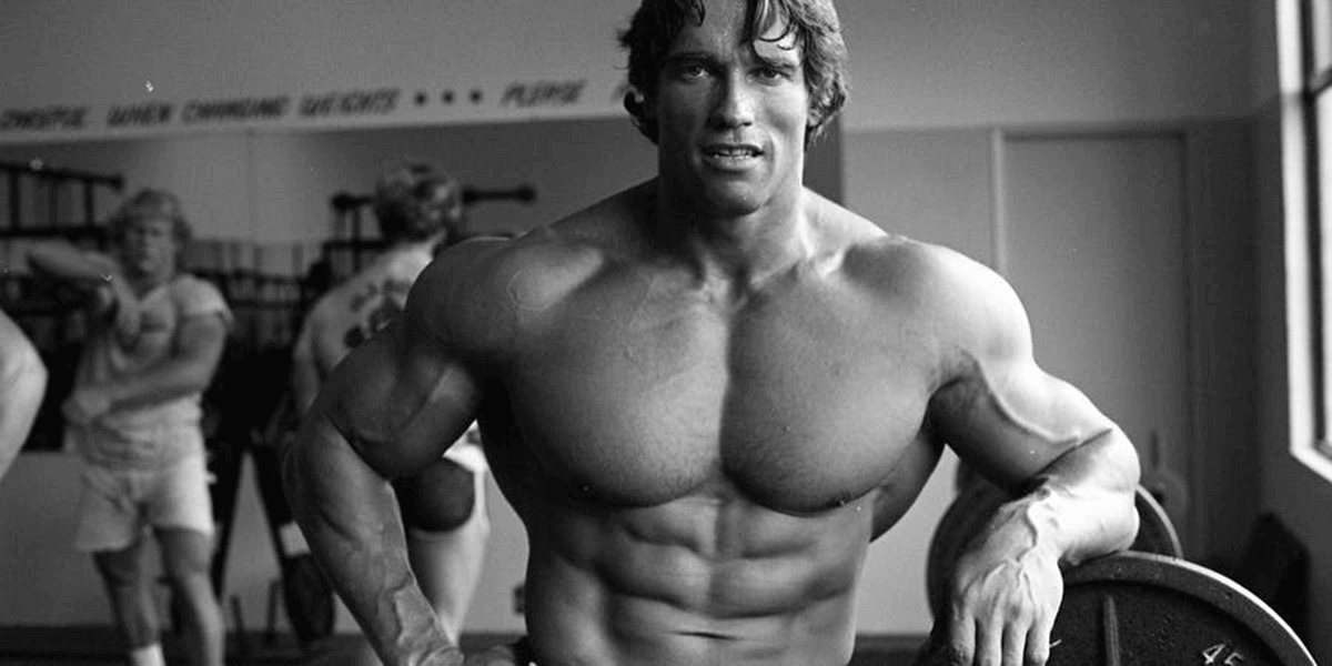 Arnold Schwarzenegger dá dica para iniciantes na academia: “Faça isso todos os dias”