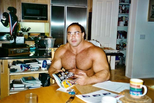 Nasser El Sonbaty: t&iacute;tulos no fisiculturismo, morte e legado