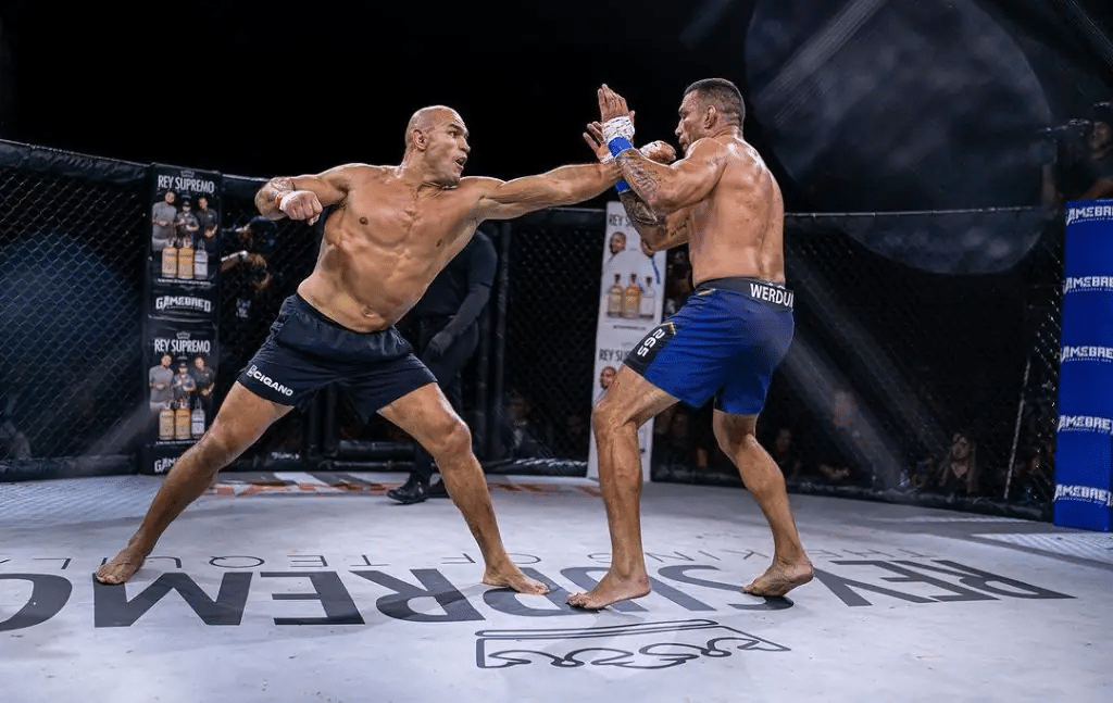Júnior Cigano é anunciado em disputa pelo cinturão dos pesados no MMA sem luvas
