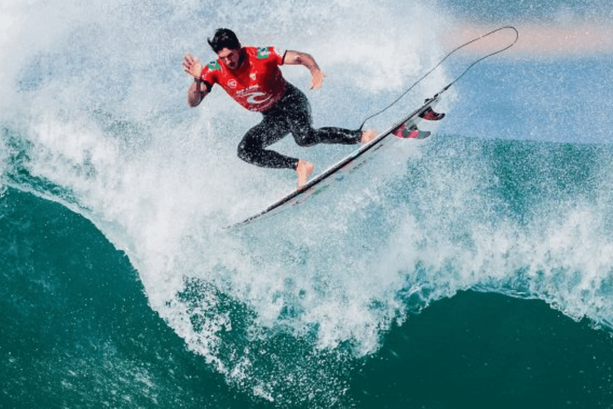 Gabriel Medina atropela concorrência na estreia do Isa Games