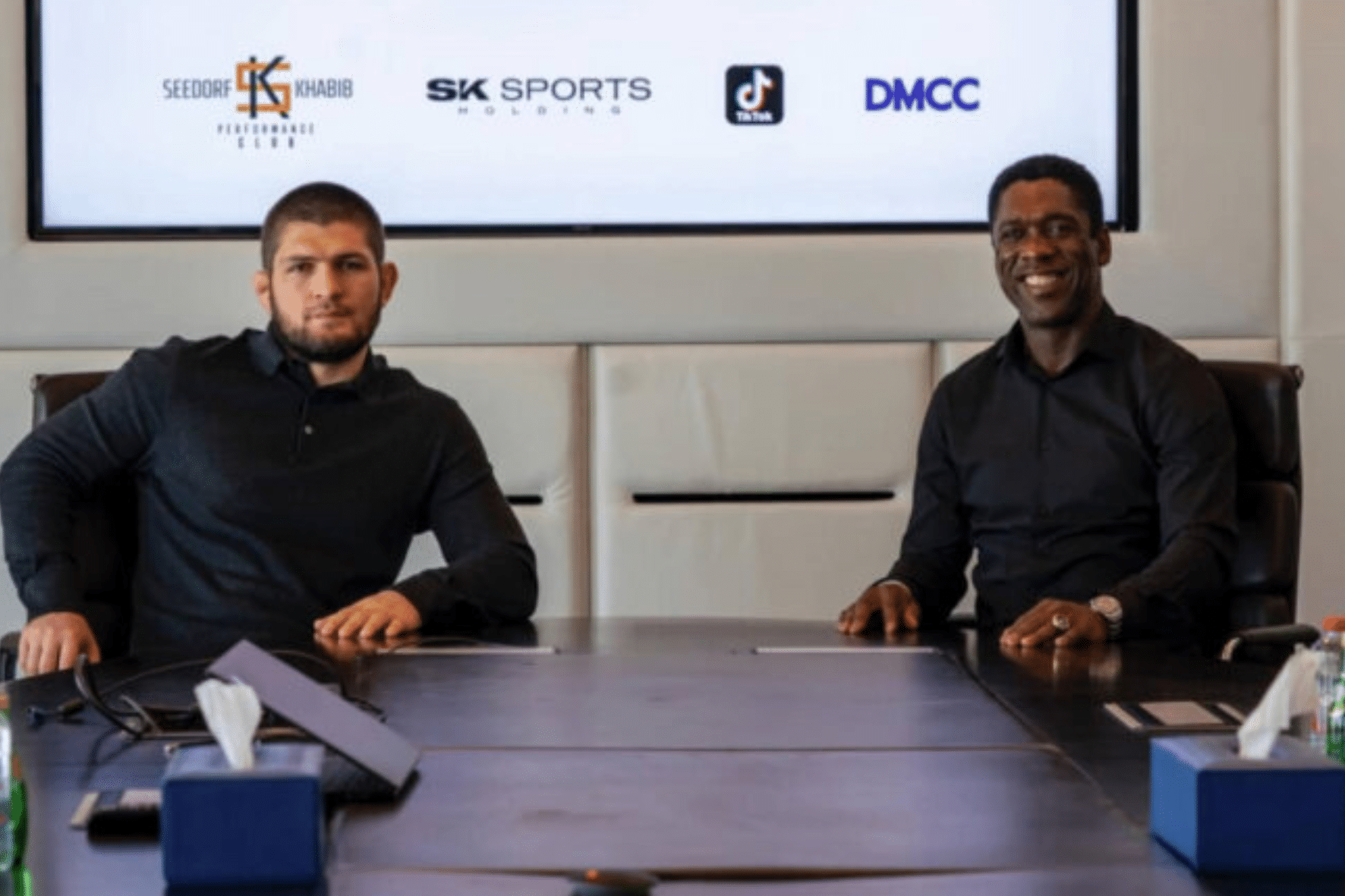 Khabib Nurmagomedov anuncia parceria com Seedorf no futebol