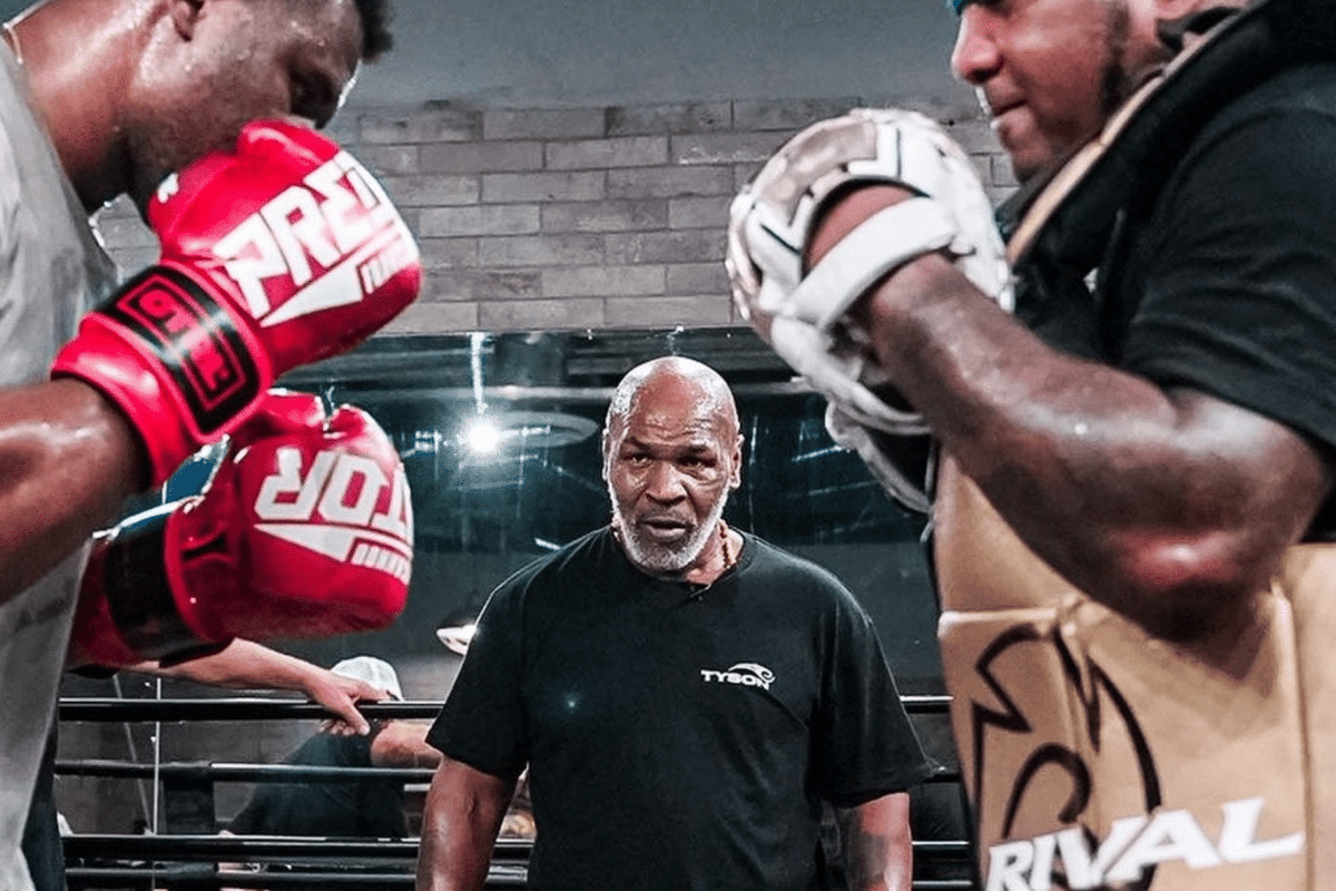 Mike Tyson pode voltar aos ringues em super luta aos 57 anos