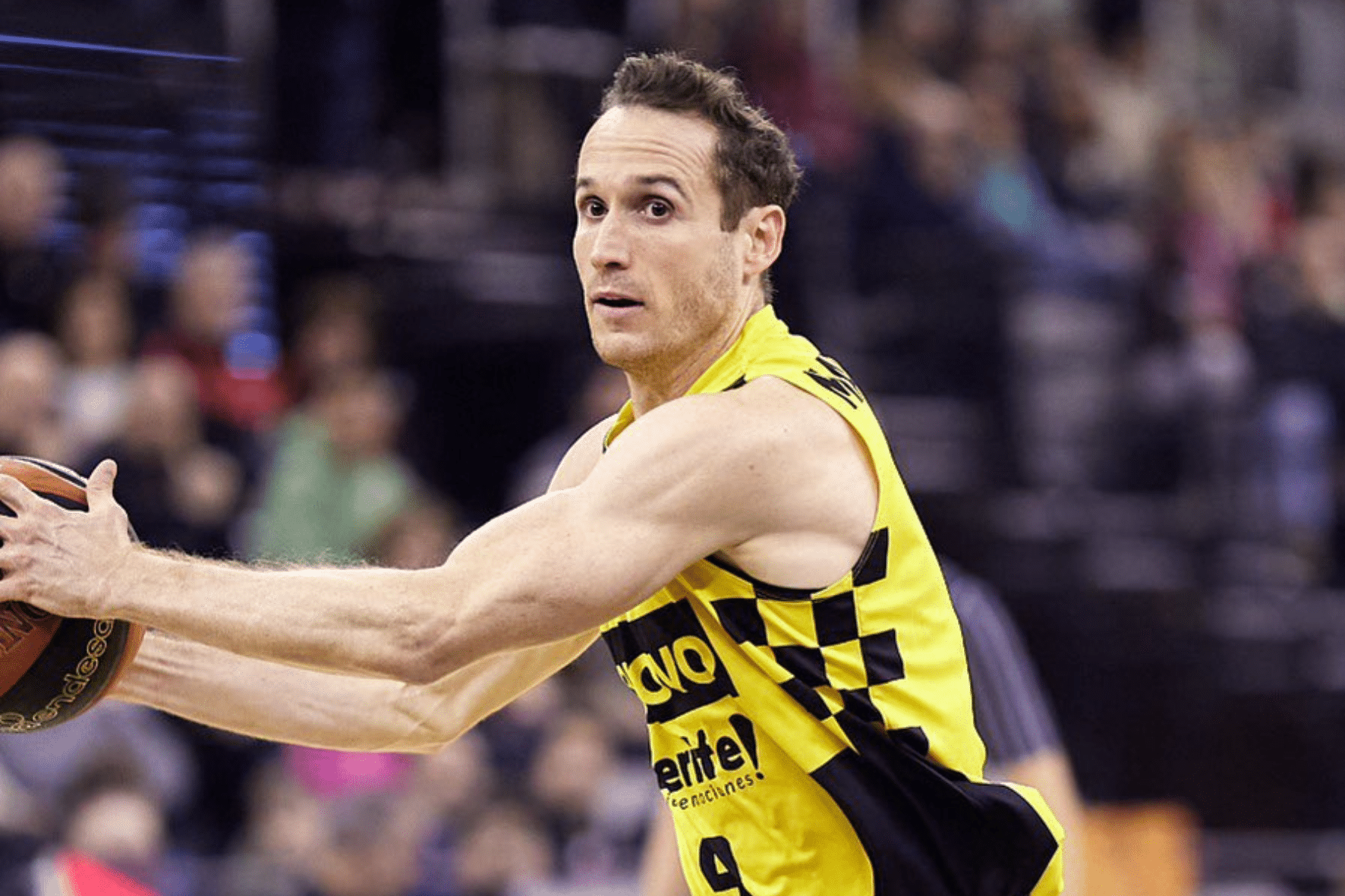Envelhecendo como vinho! Marcelinho Huertas brilha na Champions League de basquete