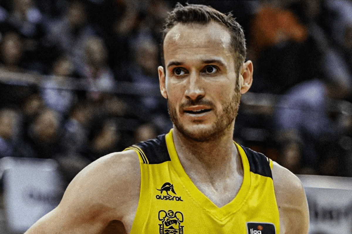 Cestinha Marcelinho Huertas! Brasileiro é decisivo e entra em lista HISTÓRICA