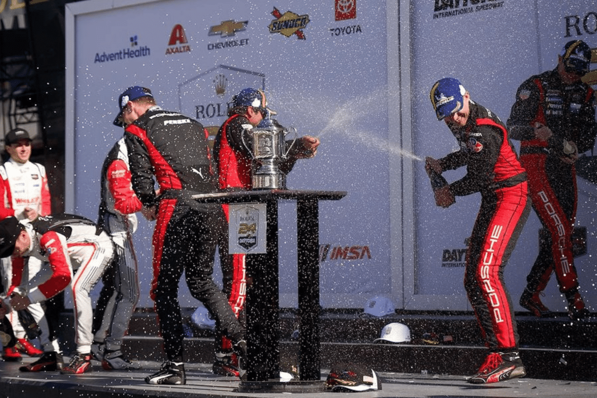 Brasil vence em duas categorias das 24h de Daytona com Felipe Nasr e Daniel Serra