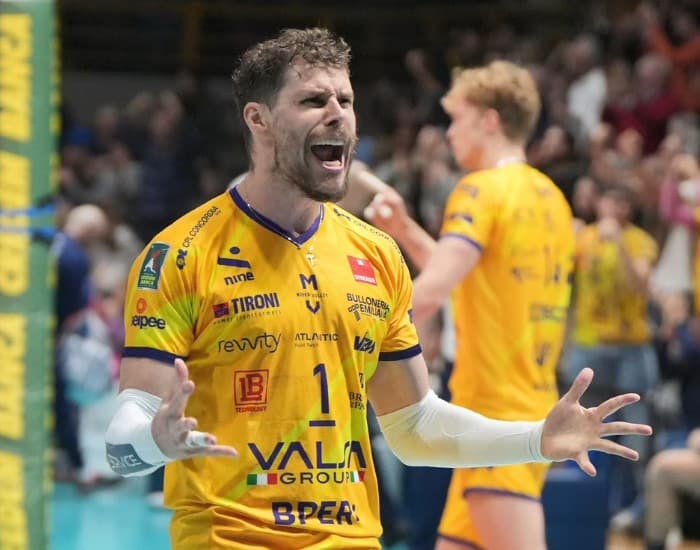 Com Bruninho em quadra, Modena é amassado e afunda na tabela