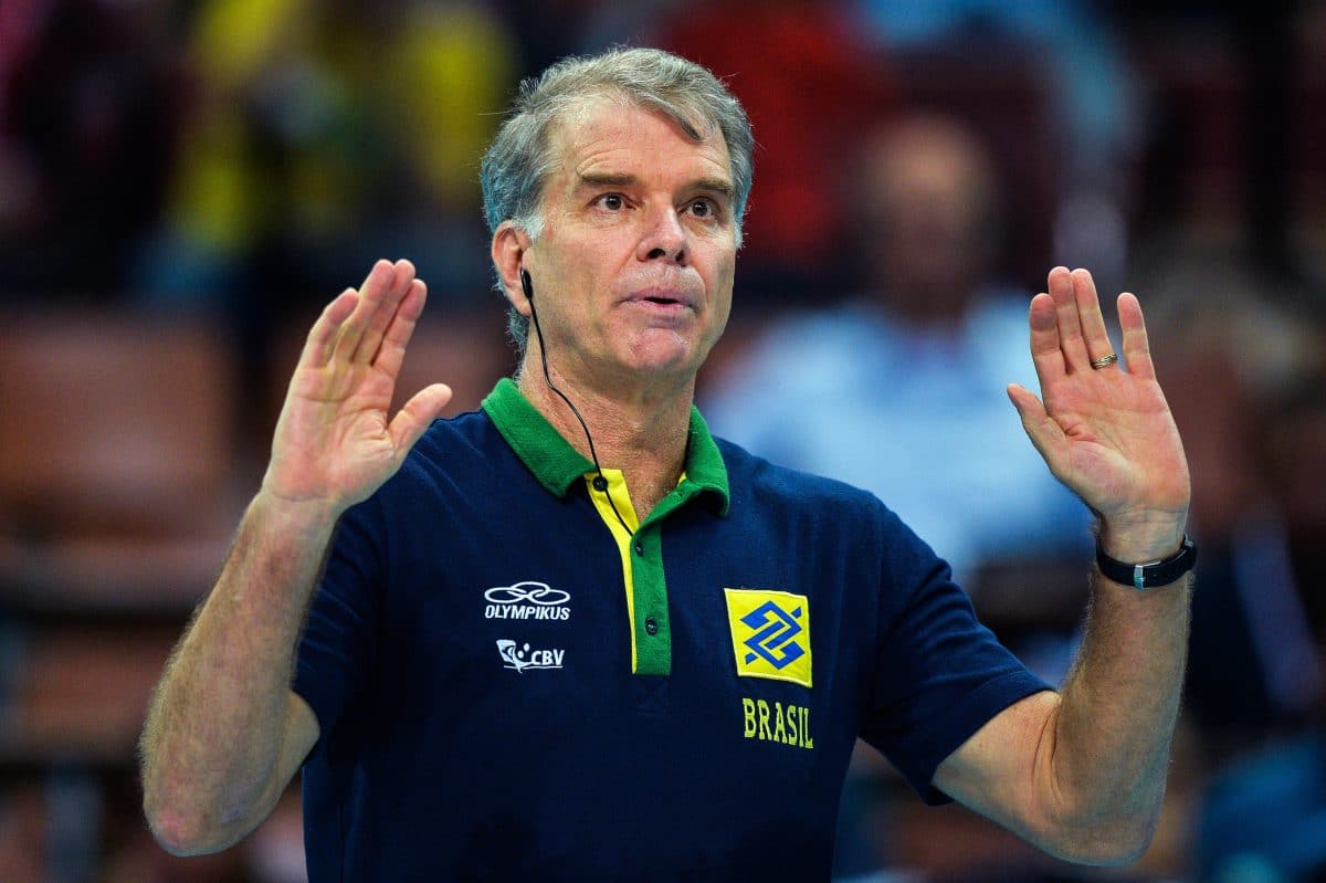 Quando Bernardinho reestreia pela Seleção Brasileira masculina de vôlei?